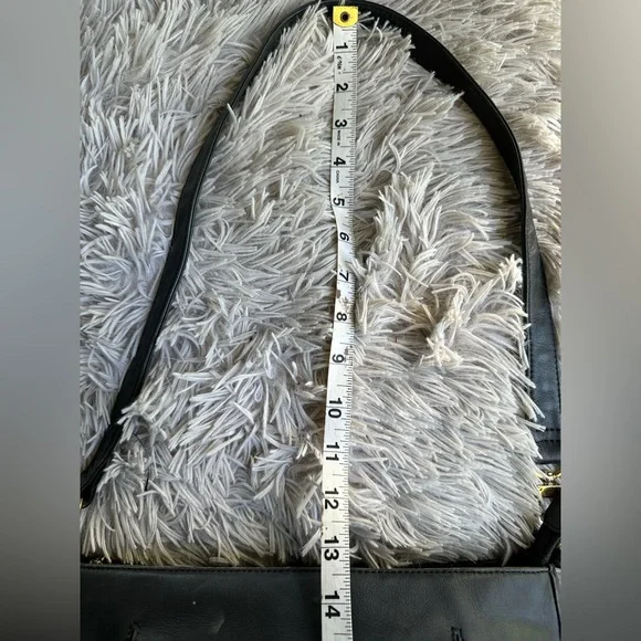 Etienne Aigner Vintage 90’s Crossbody Soft Black Leather Bag - Picture 11 of 13